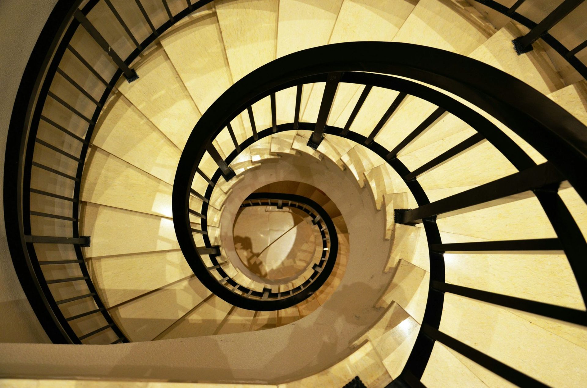 רכישת נכס בישראל: בדיקות משפטיות חיוניות לרוכשים מקומיים